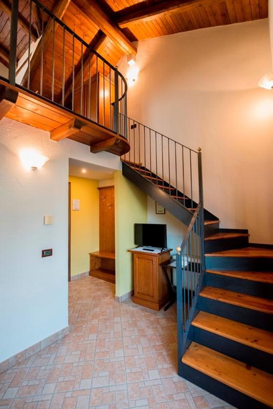 Ristorante Albergo Da Maurizio Cravanzana Exteriér fotografie